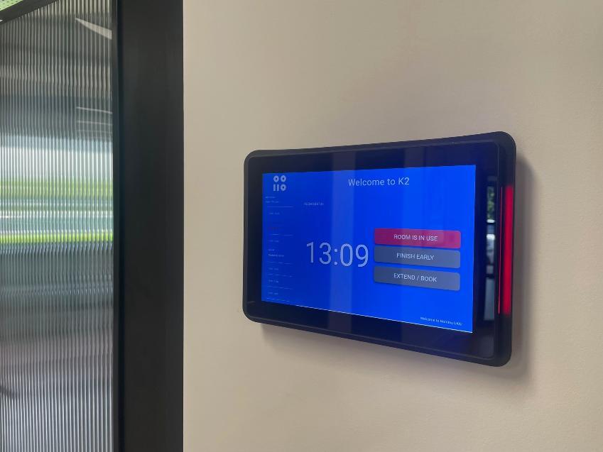 ROOM BOOKING CLEVER 10" (1 Year Swap Warranty) - Imagen 3